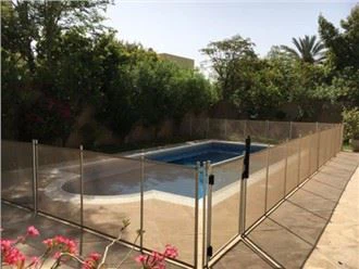 בריח בטיחות לבריכת שחייה